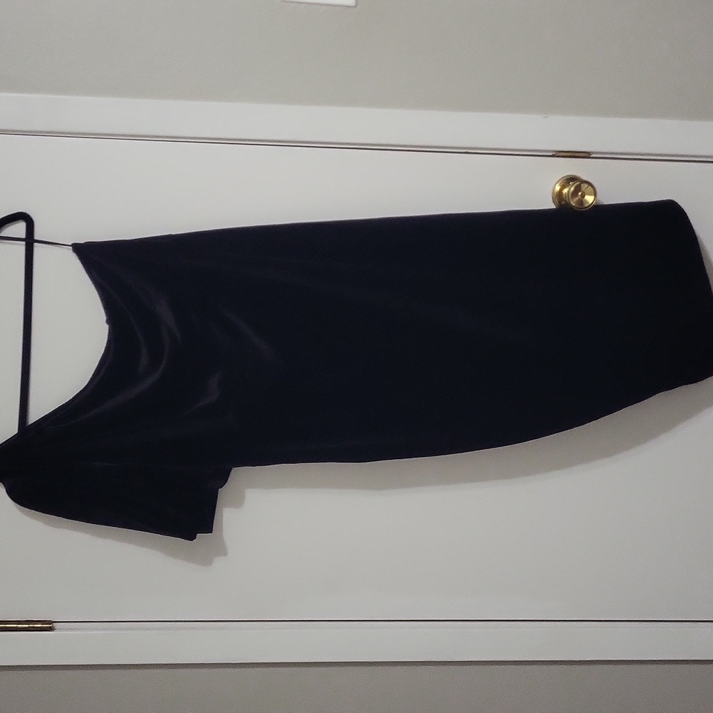 SHEIN Curve Black Velvet One Shoulder Dress